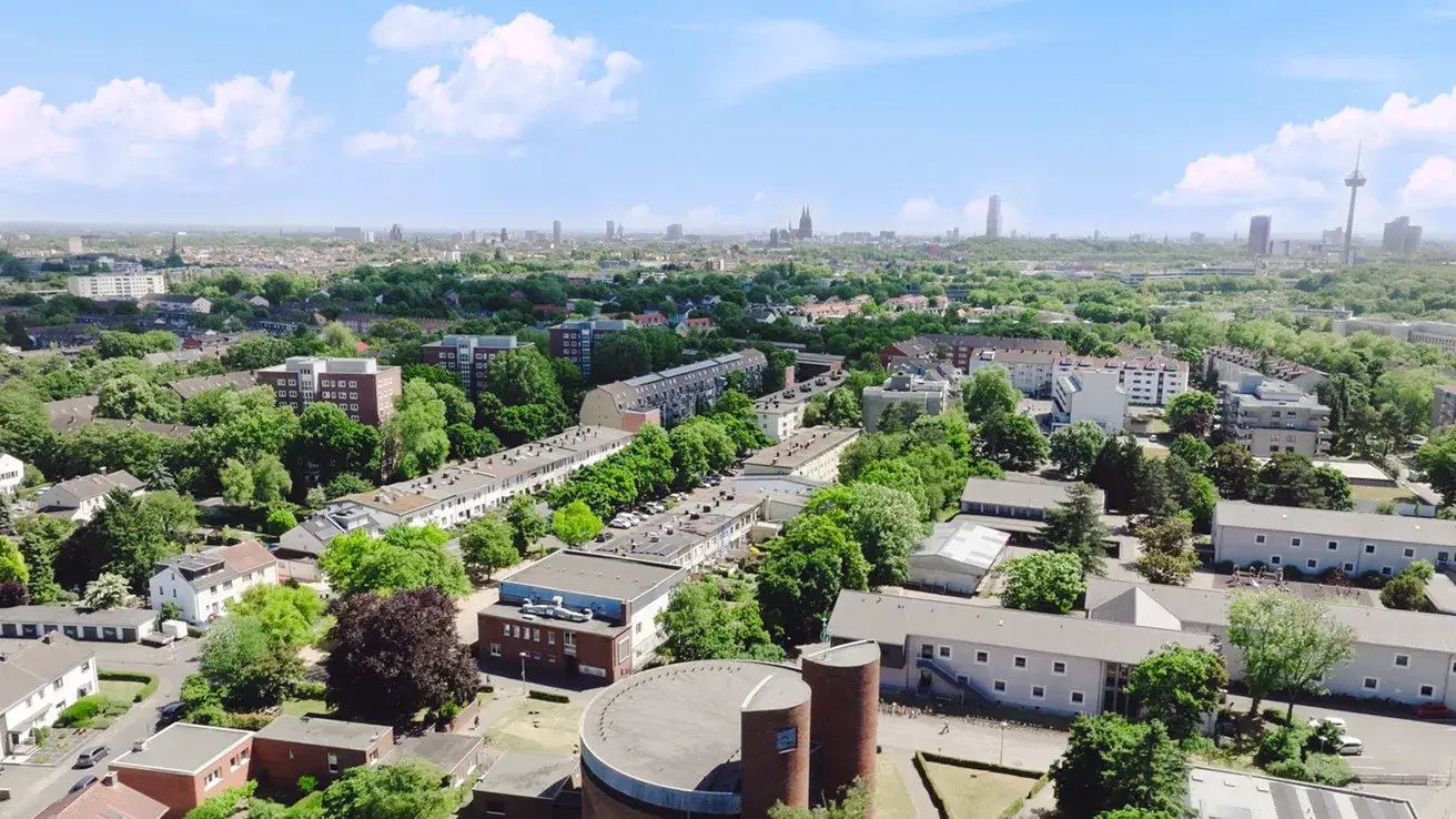 Köln von oben: Wohnviertel im Grünen